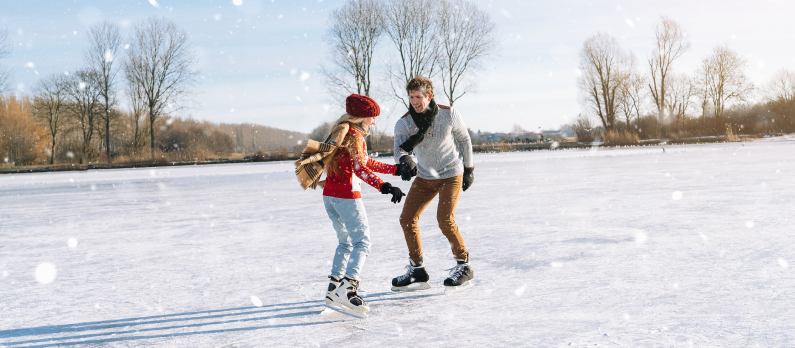 Couple_iceskating