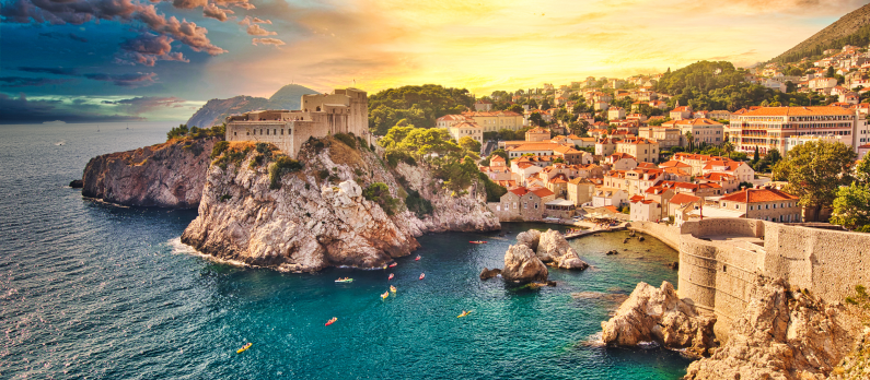 Fort_Lovrijenac_from_the_top_walls_of_Dubrovnik