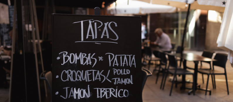 Tapas_bar,_Barcelona