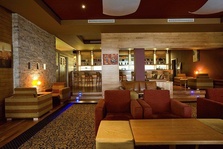 Raheen Woods Hotel Lounge