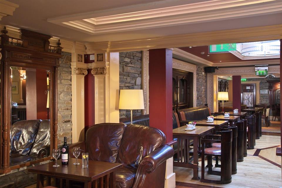 Castle Hotel Macroom Bar
