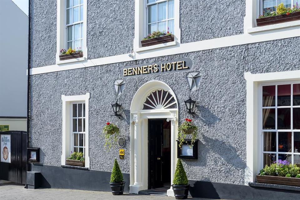 Dingle Benners Hotel - Exterior