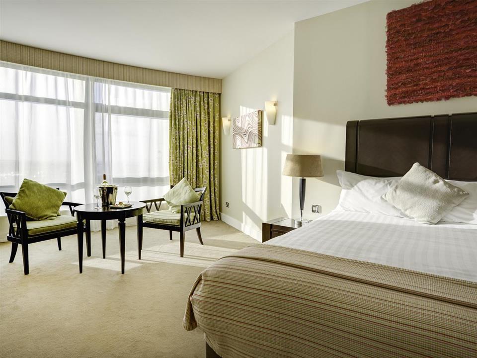 Cork International Hotel Bedroom