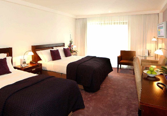 Clayton Whites Hotel bedroom