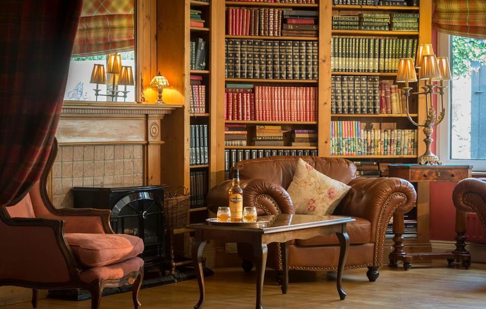 Dingle Benners Hotel - Library