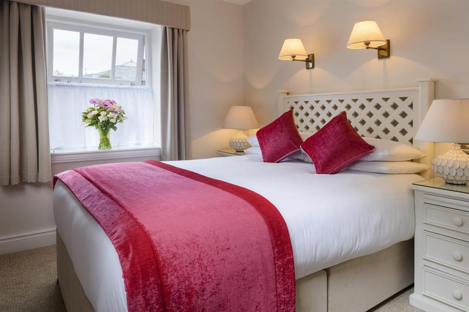 Dingle Benners Hotel - Double Bedroom