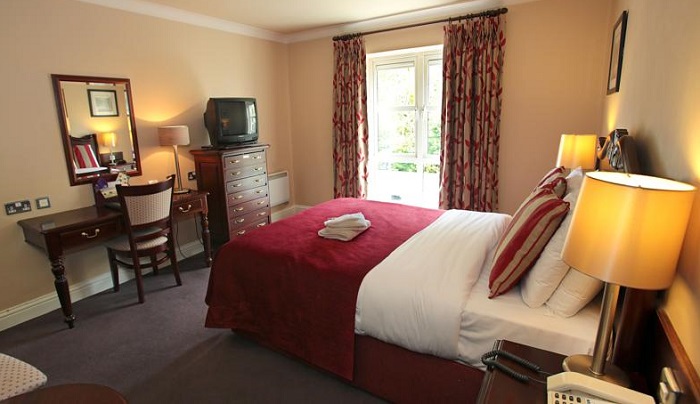 Riverside Hotel Killarney bedroom