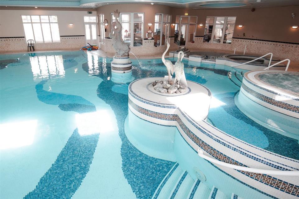 Westlodge Hotel Swimming Pool