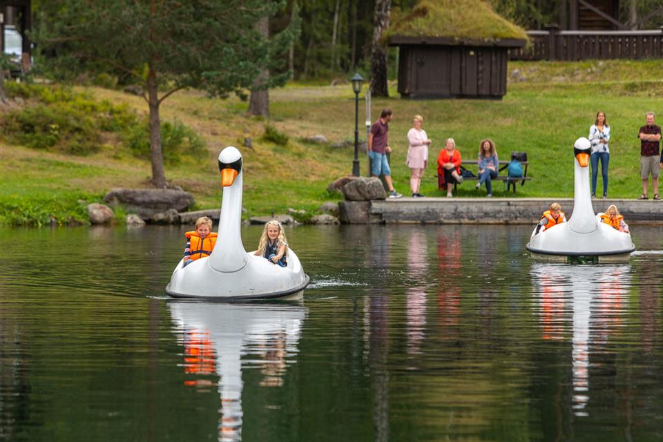 Hunderfossen Hotell & Resort Trampbåtar