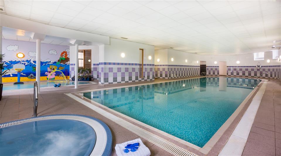 Maldron Hotel Swimming Pool