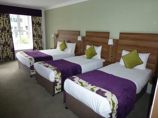 Maldron Hotel Galway Triple Room