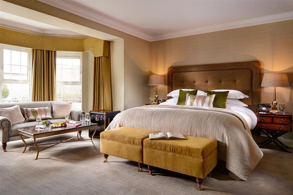 Ballygarry  House Hotel bedroom