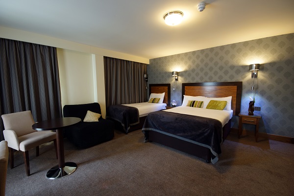 Treacys Hotel Waterford bedroom