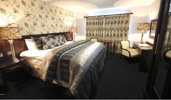 Killarney Court Hotel Bedroom
