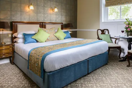 Dingle Benners Hotel - Double Bedroom