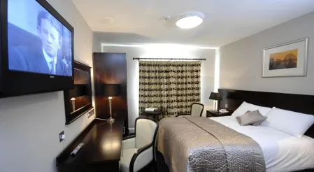 Killarney Court Hotel Bedroom