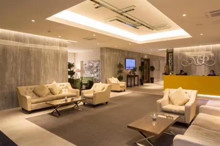 Menlo Park Hotel Lounge