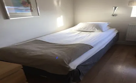 Hotell E-10 Enkelrum
