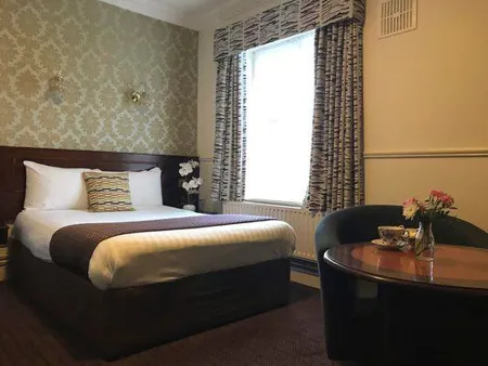 club house hotel bedroom
