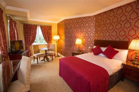 Anner Hotel & Leisure Centre Bedroom