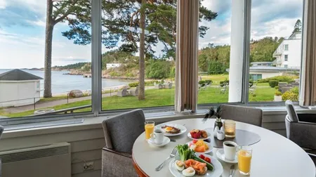 Strand Hotel Fevik Frokost med utsikt