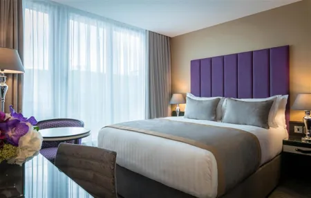 Trinity City Hotel Double Bedroom