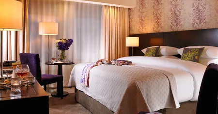 Connacht Hotel Bedroom