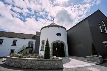 Dunadry Hotel & Gardens Exterior