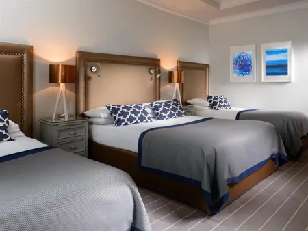 meadowlands hotel bedroom