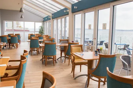 Waters Edge Hotel Restaurant