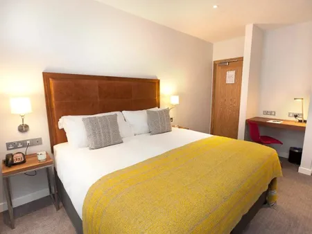 Premier Inn Ballsbridge Executive Bedroom