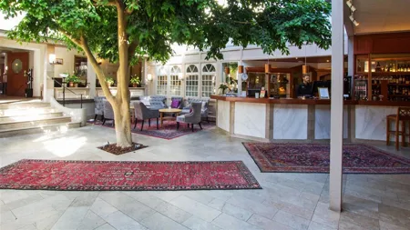 Best Western Strand Hotel Lobby