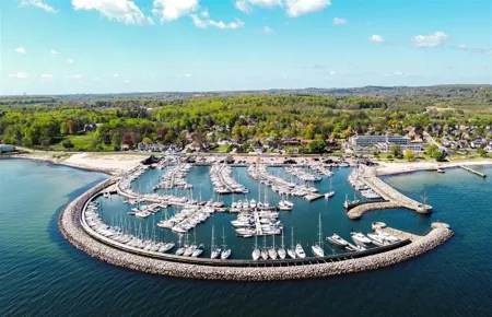 Hotel Marina Main Image