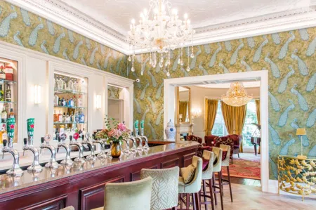 Vienna Woods Hotel Bar