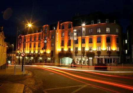 Bracken Court Hotel Exterior