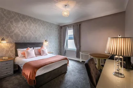 Castle Arch Hotel Bedroom