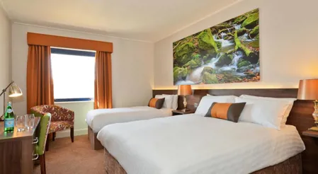 Nox Hotel_bedroom1