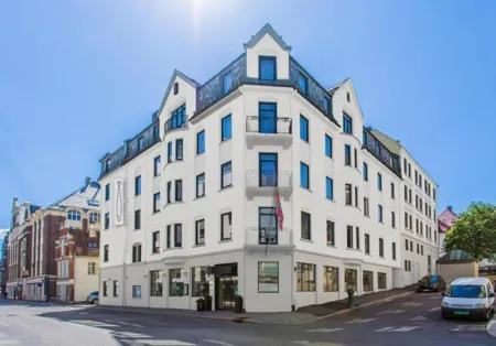 Heimen Hotel Main Image