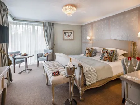 Avalon House Hotel Bedroom