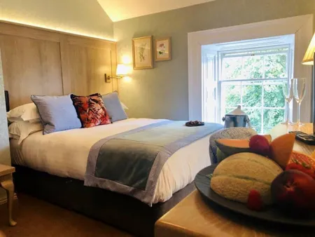 Avalon House Hotel Bedroom