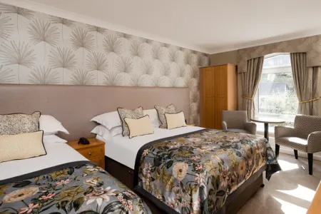 Everglades Hotel Bedroom