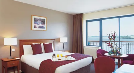 Ferrycarrig Hotel bedroom
