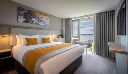 Maldron Hotel Bedroom