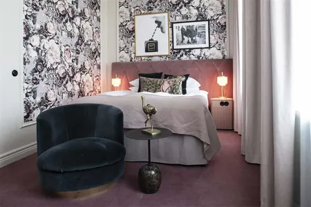 The Vault Hotel  Superior