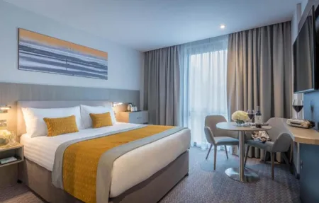 Maldron Hotel Belfast Bedroom