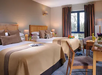 Parkavon Hotel Triple Room