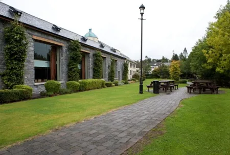 Court Yard Hotel Grounds