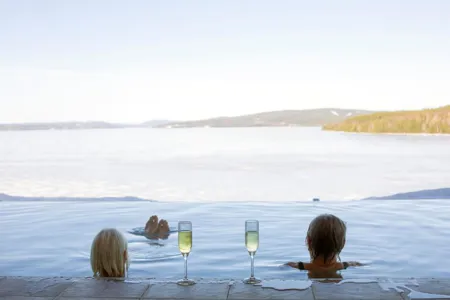 Orbaden Infinity Pool