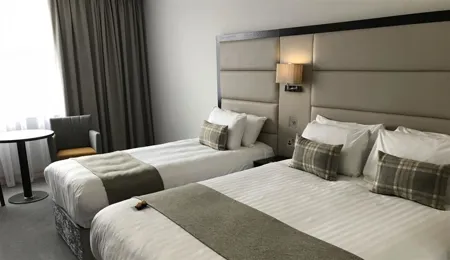 Menlo Park Hotel Bedroom