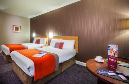city hotel derry bedroom